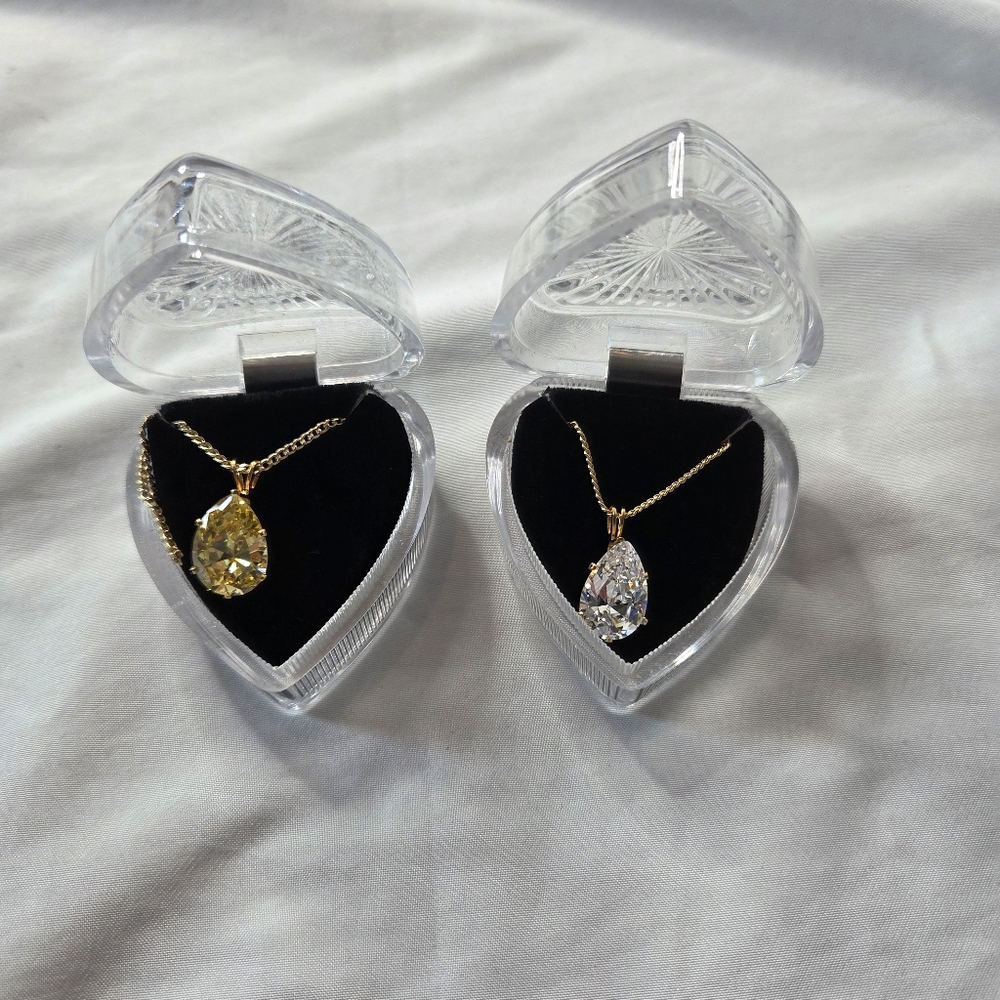 Macys Elegant Gold Pendant Necklace Pear Shaped